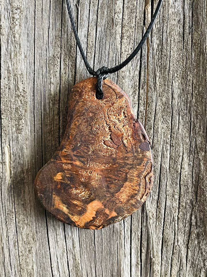 Pendentif en bois pour la vente par Mills5 Designs