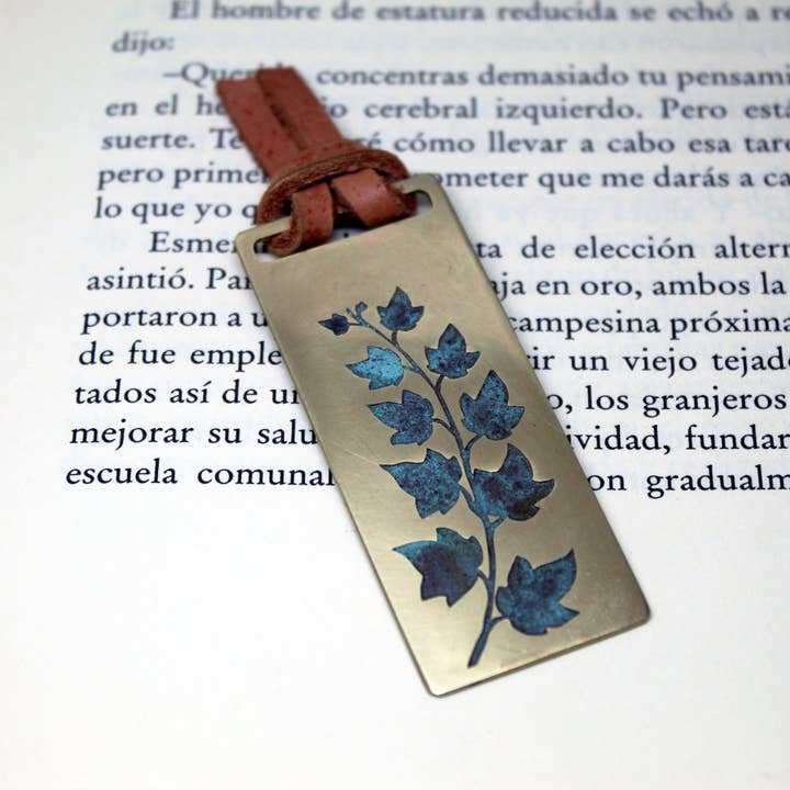 Plataica - Wholesale Bookmark - Brass bookmark with ivy engraving6