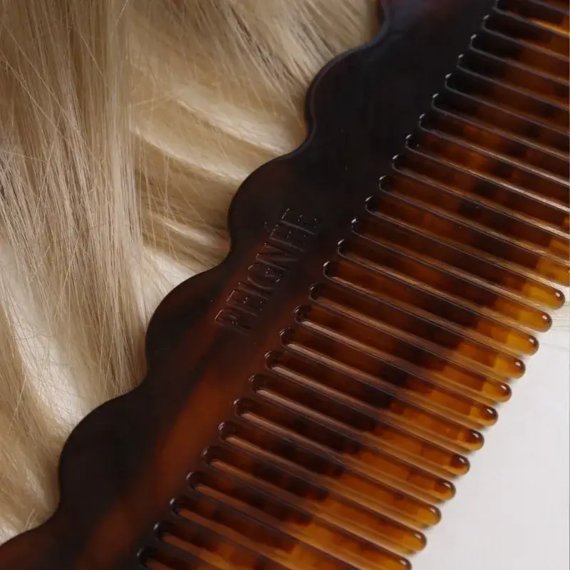 Peignee Paris – wholesale Hair brush/comb – Signature Comb - Ebony2