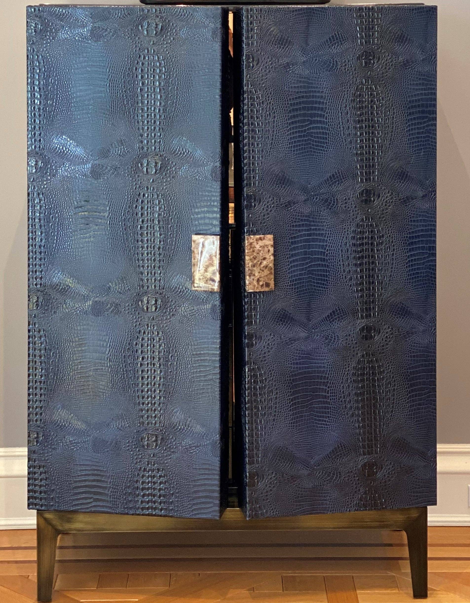 One Preevay Luxury Home Furniture & Decor - Wholesale Cabinet - Louis XIV Inspired Faux Crocodile Armoire | Marble Handle Pulls | One Preevay6