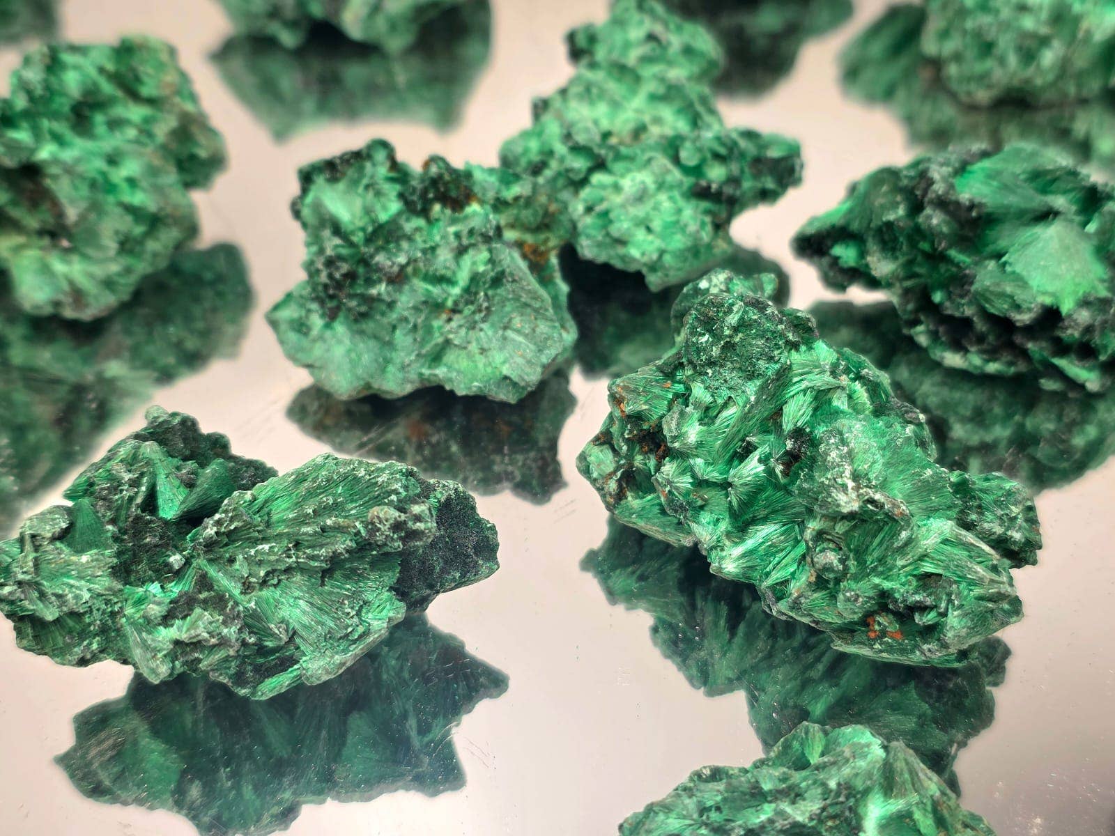 Distinction Crystals - Vendita all'ingrosso Pietra/cristallo spirituale - Cristalli di Malachite di Velluto Naturale Lotto 200g0
