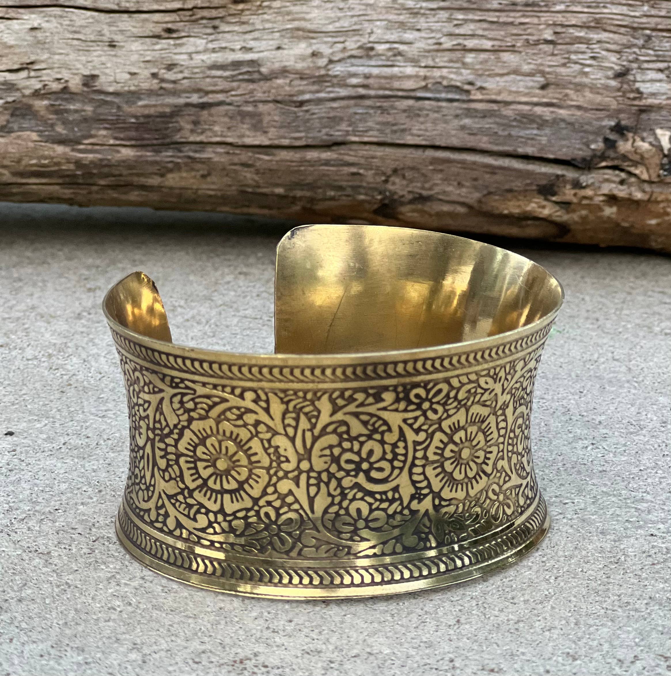 Lungta Imports - Vendita all'ingrosso Bracciale a polsino - Bracciale a polsino artigianale in ottone placcato argento con design vintage boho etnico8