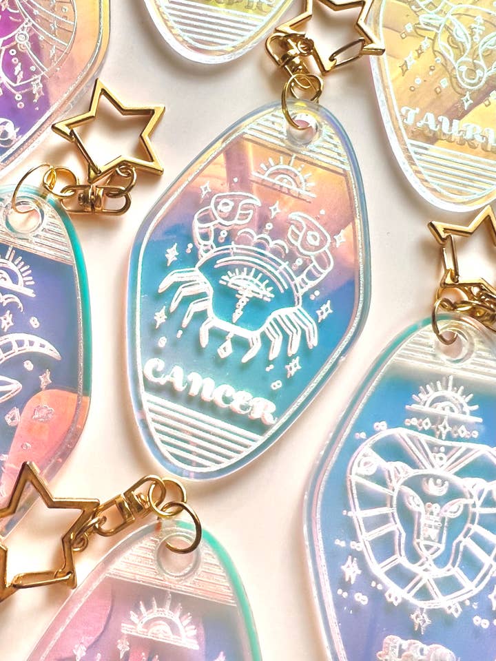 Llavero Zodiaco Iridiscente para venta al por mayor de The 12th Moon