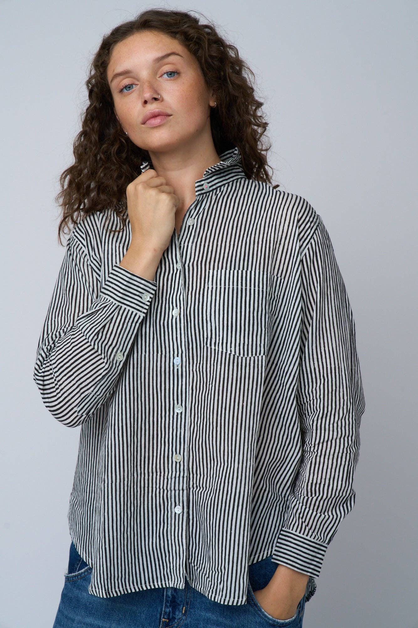 and for Good – Großhandel Hemd mit Button-down-Kragen – Damen – Good Boyfriend Shirt - Herrenmode Stripe Schwarz3