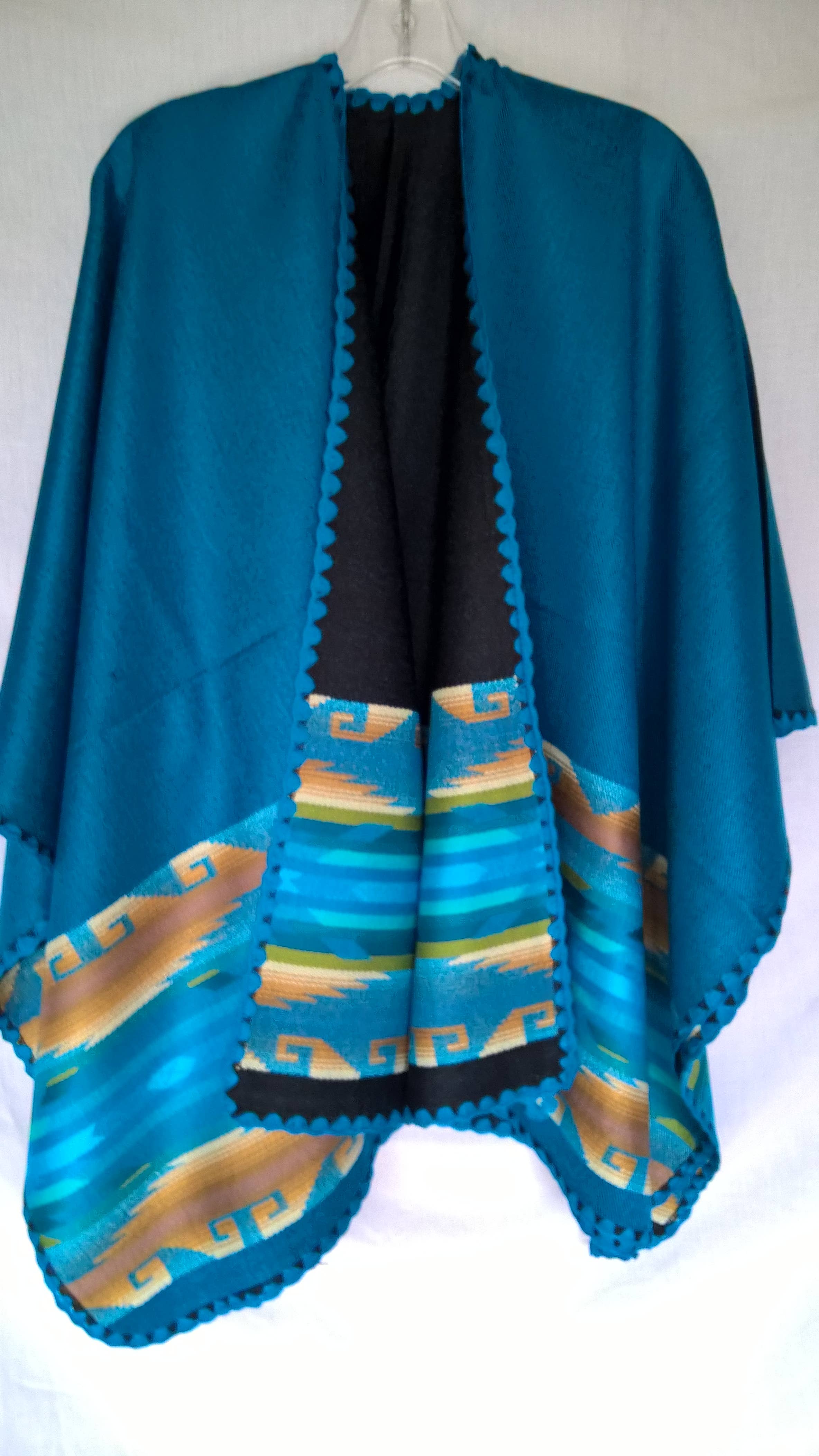 Treasure of ANDES - Venta al por mayor Poncho - Mujer - Poncho Andino Artesanal REVERSIBLE Unisex ENVÍO GRATIS4