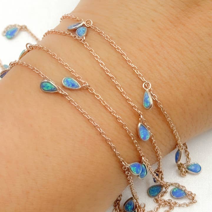 Jewels & Chains – wholesale Kedjehalsband – Skapad blå opal tårdroppsformad dingelkedja. CBO56