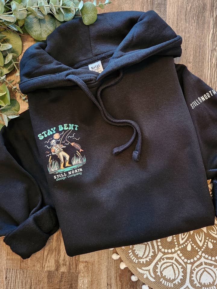 2025 SWEAT À CAPUCHE STAY BENT pour la vente par Still North Design Co
