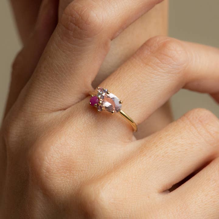 Minette - Wholesale Multi-Stone Ring - Lola Morganite Cluster Band3