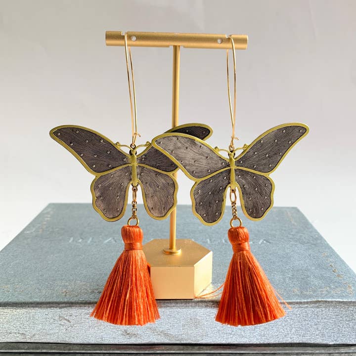 Boucles d'oreilles papillon monarque pour la vente par Lenora Dame