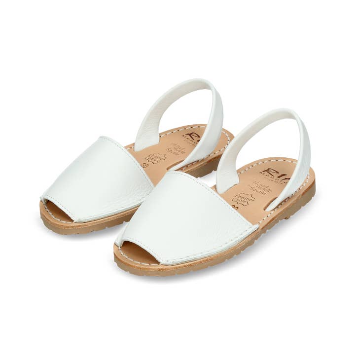 Klassieke sandaal voor jongens en meisjes kleur wit (26-34) voor wholesale door Ria Menorca