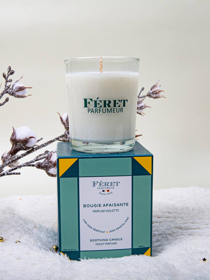 Bougie apaisante 6,34 oz - Violet pour la vente par Feret Parfumeur - Distributed by Scents of Europe