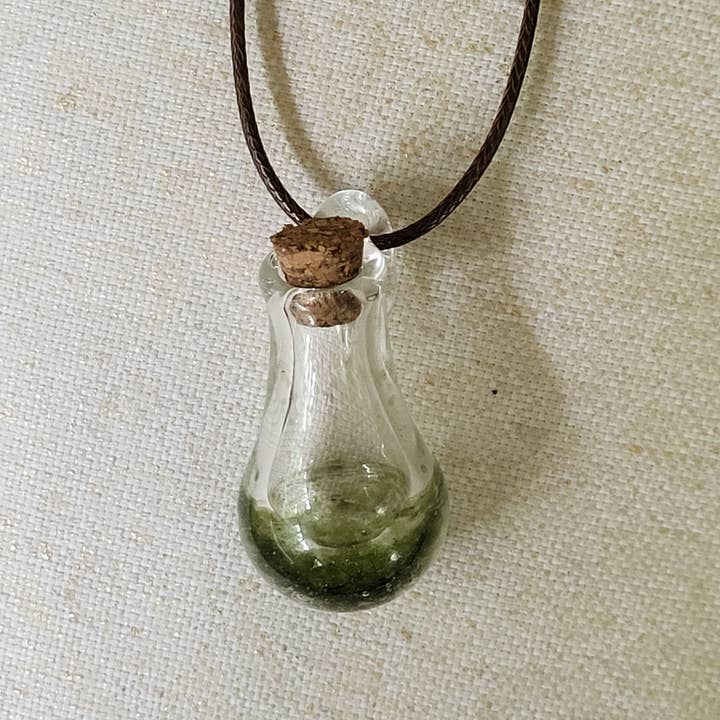 AB Glass Designs – Engroshandel Halskæde med vedhæng – Mini flaskehals-halskæde med prop2