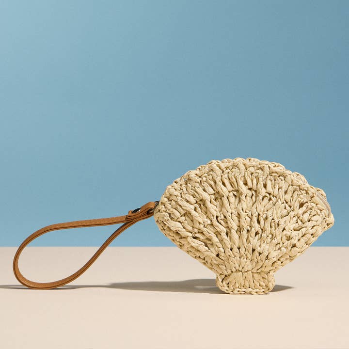 Seashell Raffia Wristlet Clutch– Natural Raffia Zip Pouch with Leather Strap for wholesale by Frem