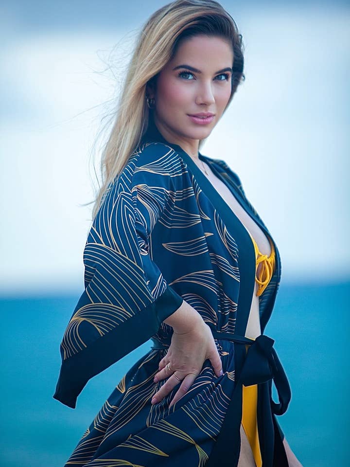 Seiden-Contessa-Kimono für den Großhandel von Hanily Design