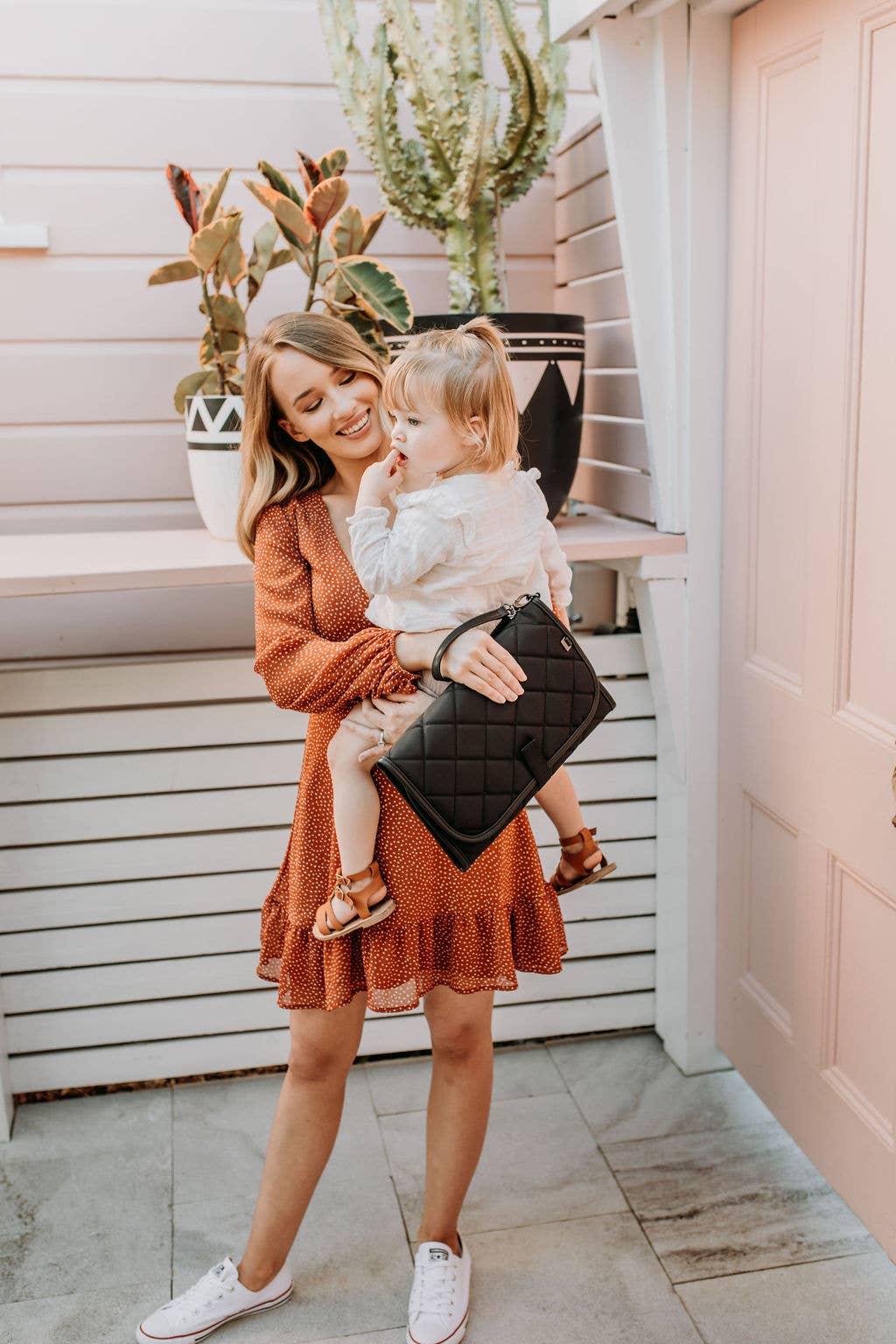 OiOi – Bolsa - Mulher por atacado – Change Mat Clutch - Colcha preta2