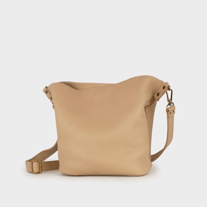 Shoulder bucket leather bag. Handmade leather bag Mae. for wholesale by CRUSH LEATHER GOODS