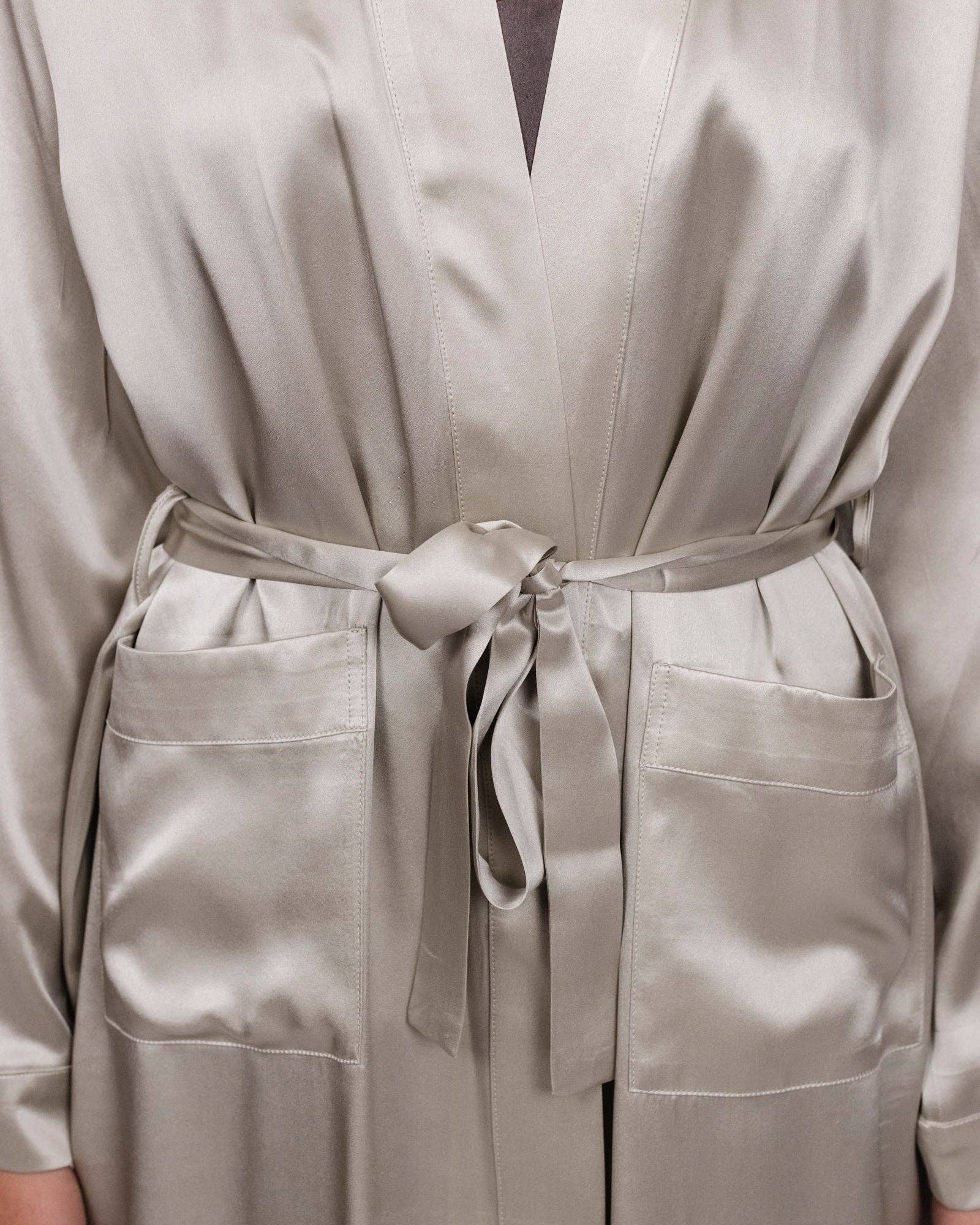 Silk Magnolia – wholesale Robe – Women's – SILK DRESSING GOWN PEARL GREY7