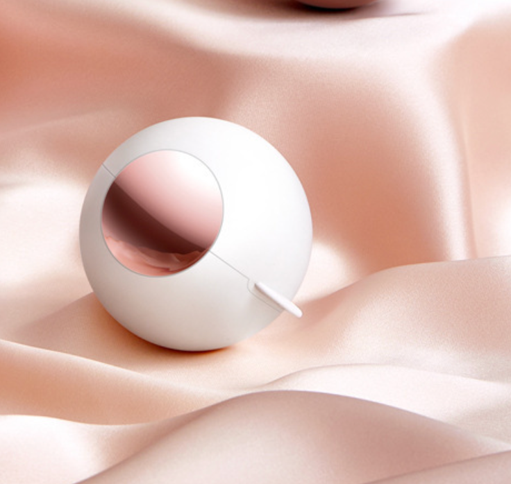 Avenue Wholesale - Wholesale Lint Roller - Stick With Me Travel Lint Roller Ball in White0