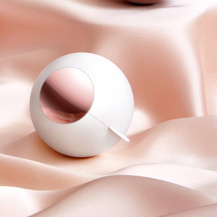 Avenue Wholesale - Wholesale Lint roller - Stick With Me Travel Lint Roller Ball in Pink3