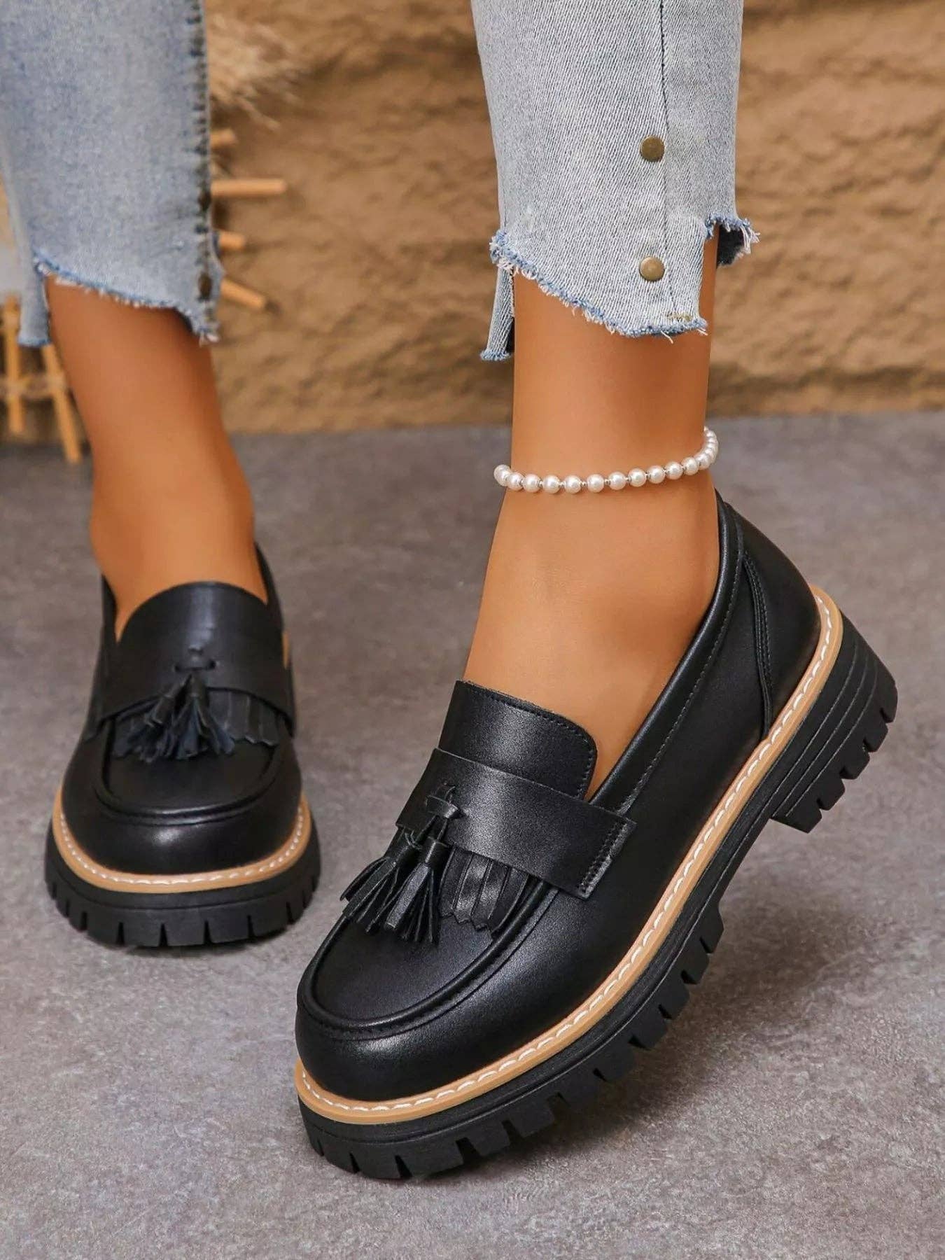 ClassiQ - Wholesale Loafers - Women's - Tassel Round Toe Platform Loafers3