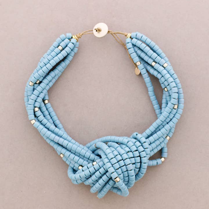 Collier à nœud perlé en résine pour la vente par Sonata