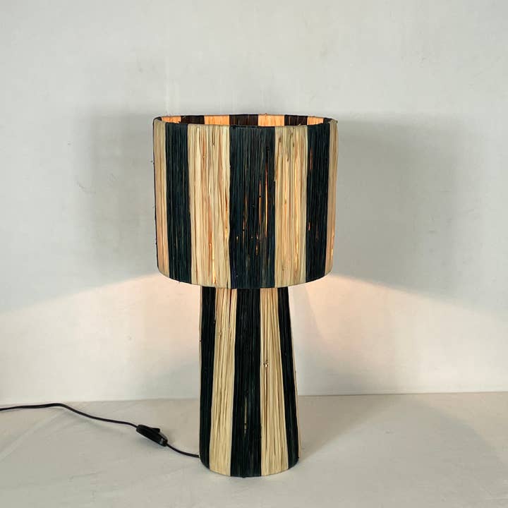 LeBazare - Wholesale Accent/Desk Lamp - Lampes de table en raphia fait main – Lampe à rayures naturelles et noires7