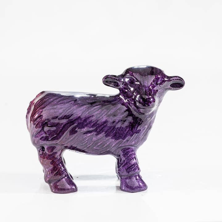 Geborsteld paars schaap groot 10 cm voor wholesale door Tilnar Art