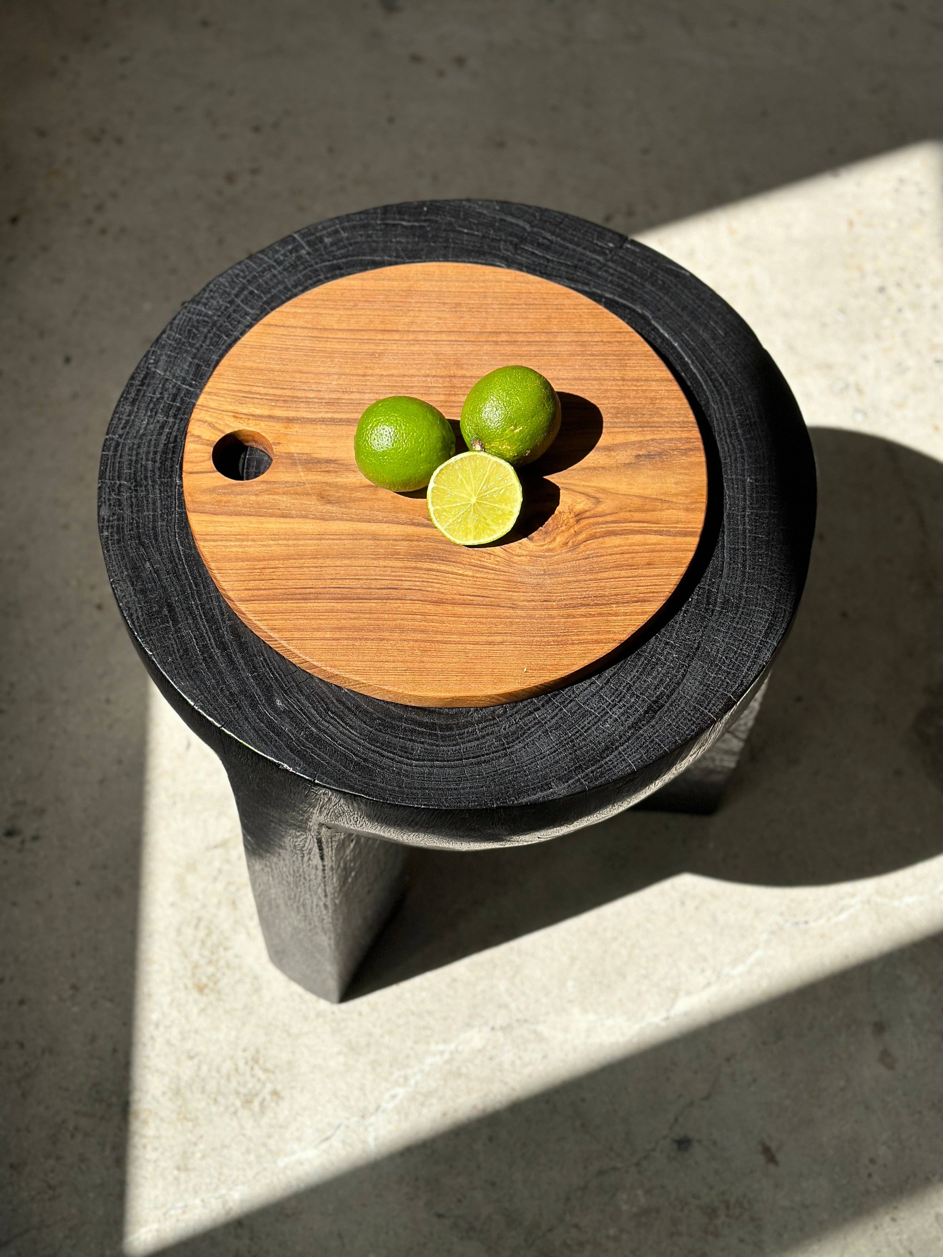 Office Objets – wholesale Skärbräda – Rund skärbräda i urholkad teak D:3083