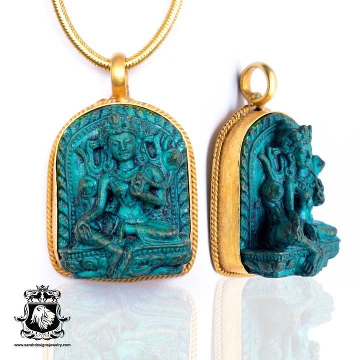 Pendentif Tara en métal doré blanc N168 pour la vente par SARAH DESIGNS JEWELRY