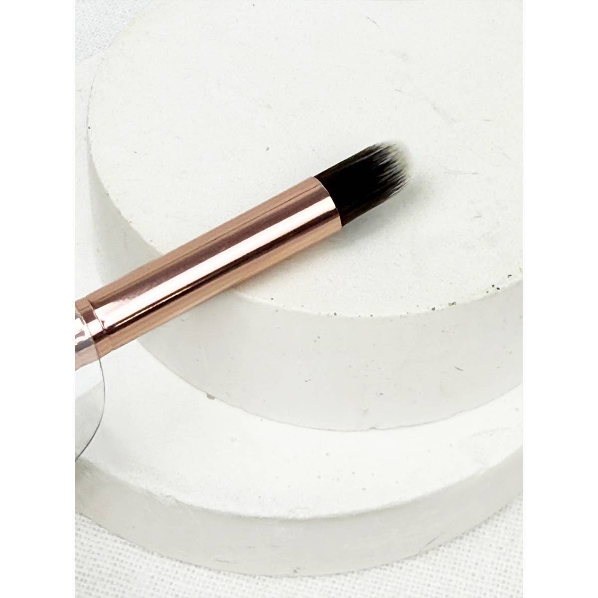BLACK Beauty Make Up Multi Use Round Brushes for wholesale on Faire1