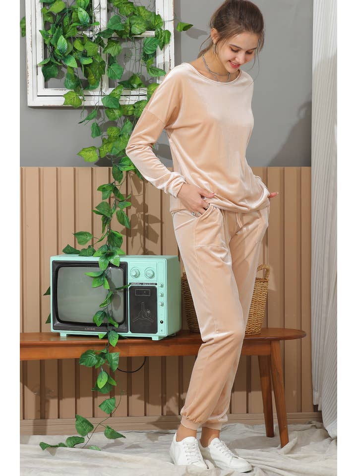 NINEXIS - Wholesale Sweatshirt - Women's - CWTTL976_LONG SLEEVE WIDE ROUND NECK VELVET SWEATSHIRT7