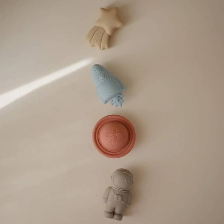 Spaceman silicone 4pc bathset for wholesale by Tiipi