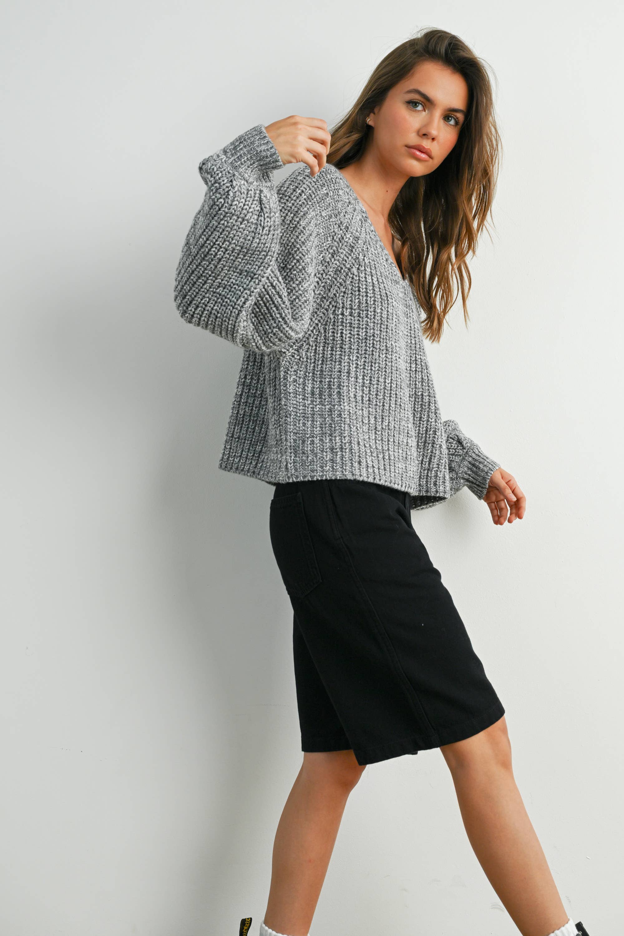 BUTTERMELON - Wholesale Knit Sweater - Women's - Tie-Back V-Neck Drop Shoulder Long Sleeve Top - BMW781026