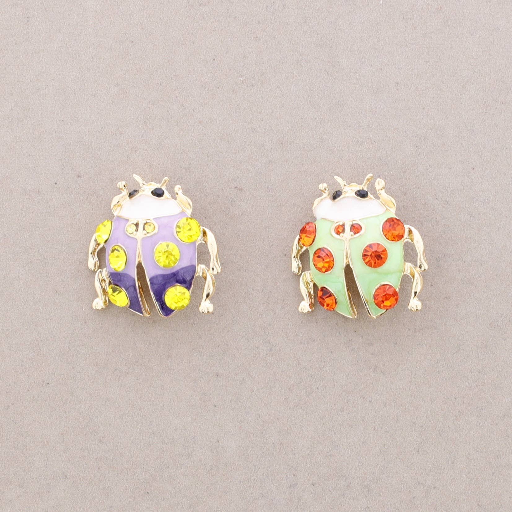 Sonata – Großhandel Broschen – Doppelset Marienkäfer-Broschen aus Metall mit Emaille und Kristallen2
