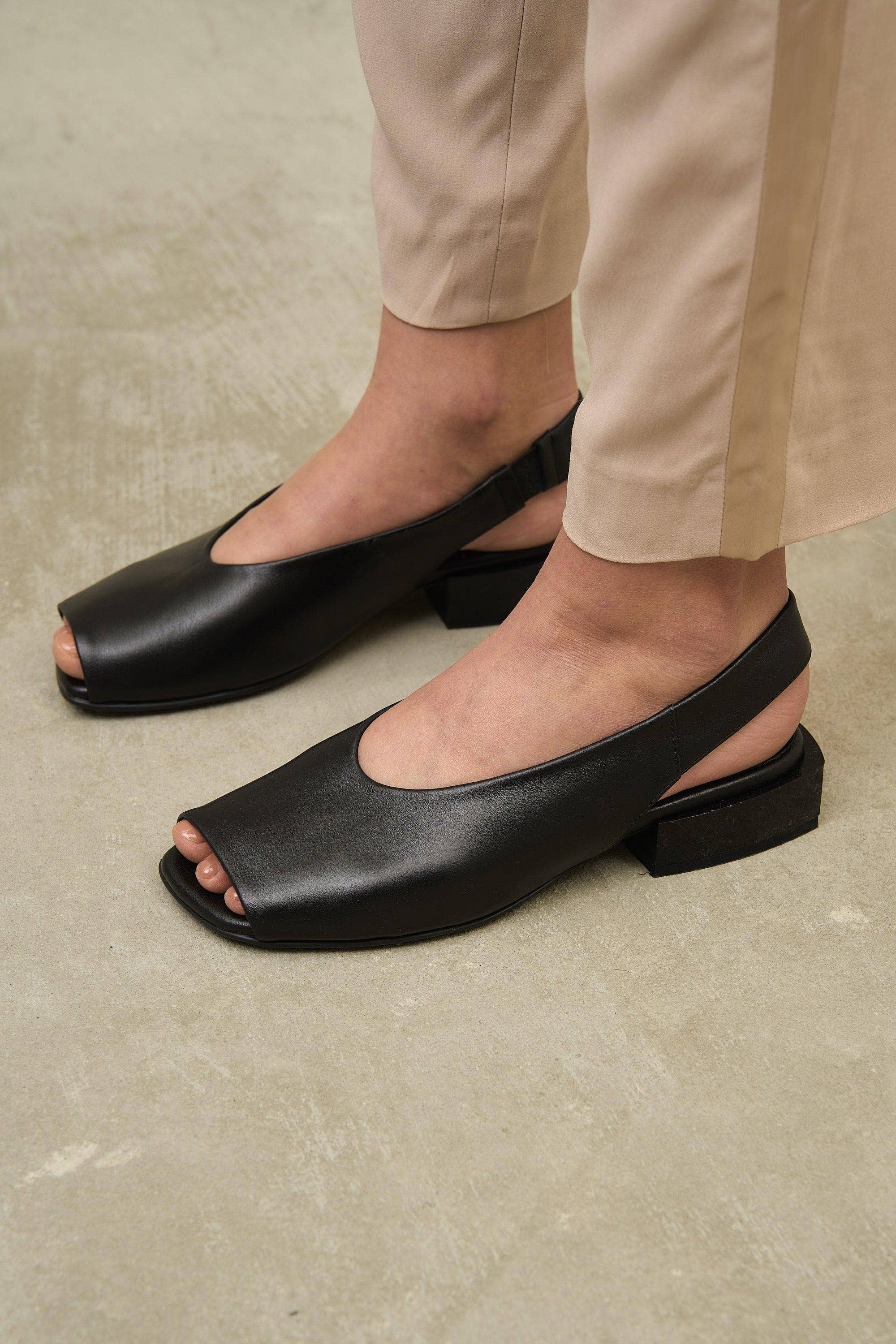 Black Gloss Block for wholesale on Faire3