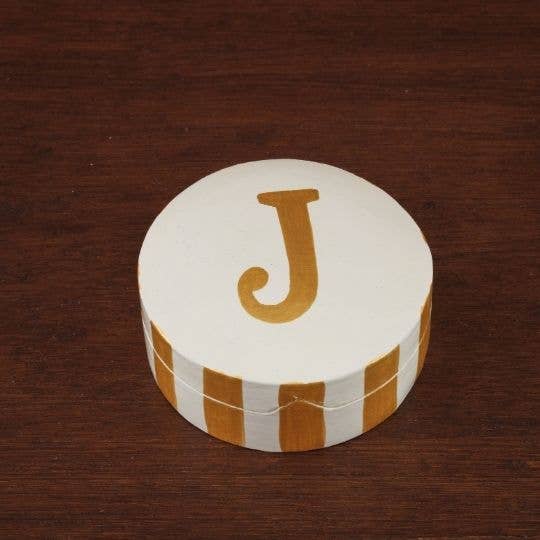 Randig låda guld - J för wholesale av Love Explorers