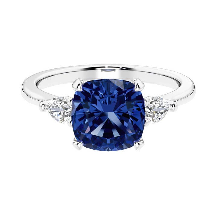 Bague en or 14 carats avec saphir bleu taille coussin de 3,25 carats et diamants pour la vente par DV Custom Jewelry USA