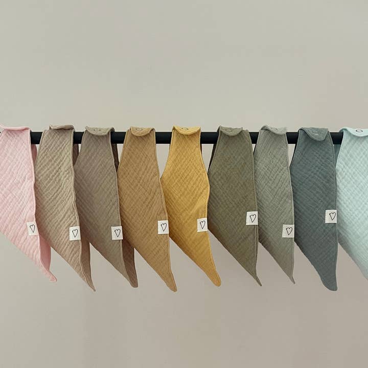 Bandana-Lätzchen aus Bio-Baumwolle für den Großhandel von Little Kins Company