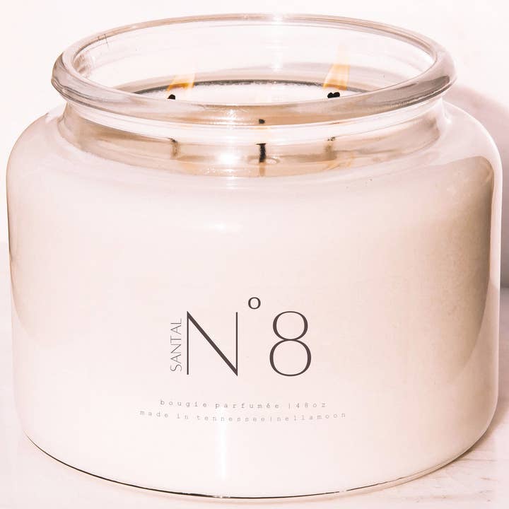santal N°8 lumière candle: sandalwood, leather, amber, iris, cardamom and violet for wholesale by nellamoon