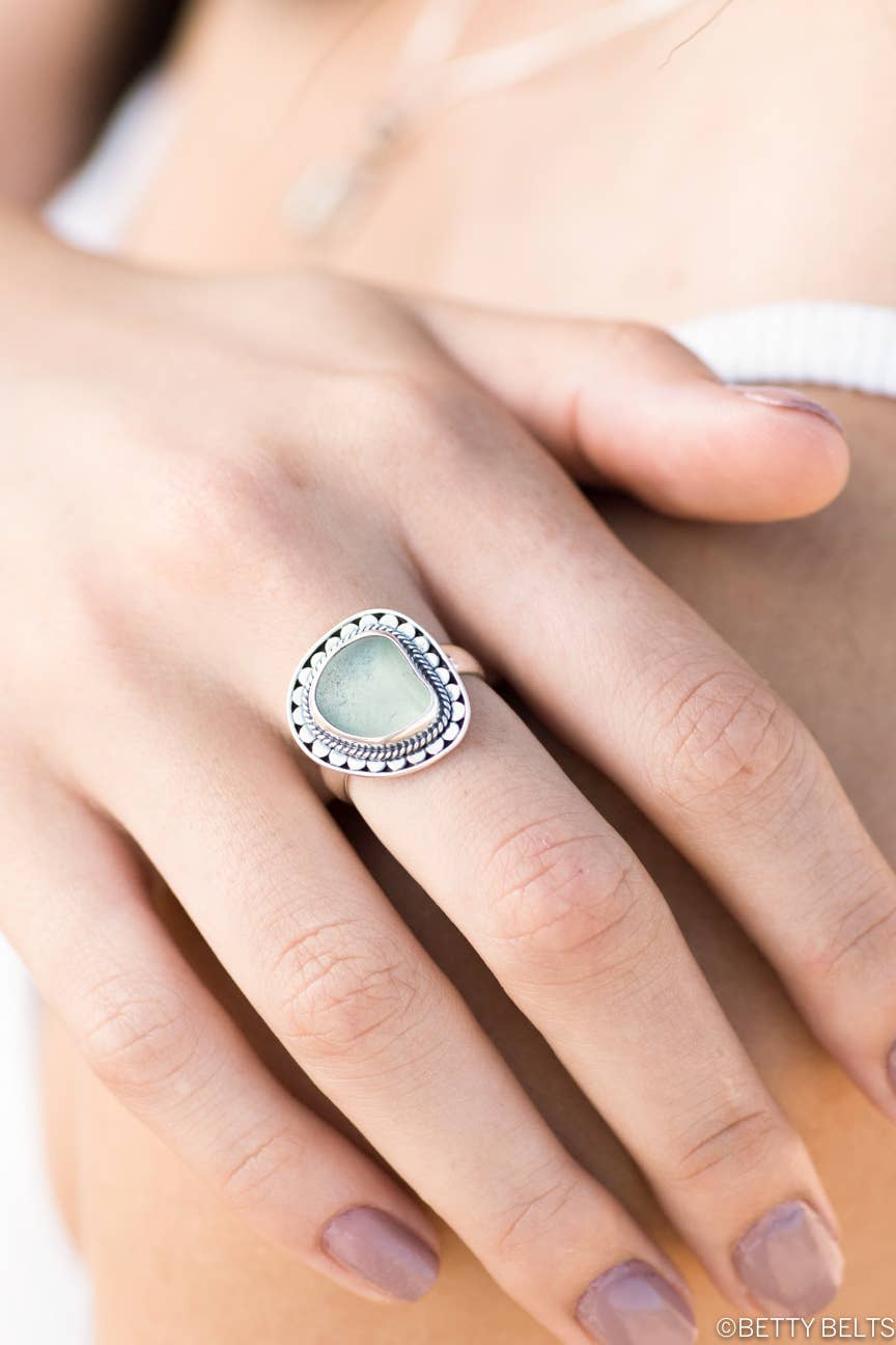 Betty Belts | Ocean Lovers® – Engroshandel Statementring – Cayden ring med ægte havglas4