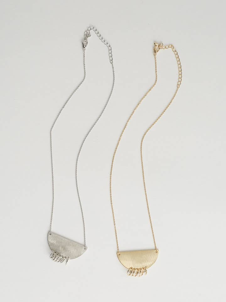 Collier Gramercy pour la vente par This Is Alaya