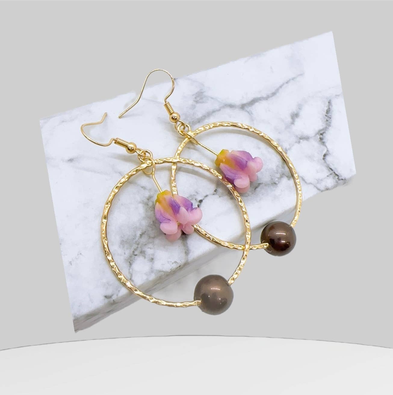 Anela's Jewelry – wholesale Hängande örhängen – Kronblommaörhänge1