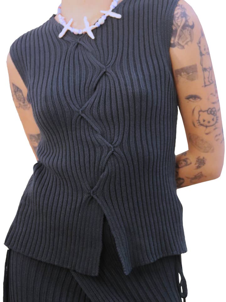 Top a costine antracite per la vendita all'ingrosso da parte di Samudāy Studios