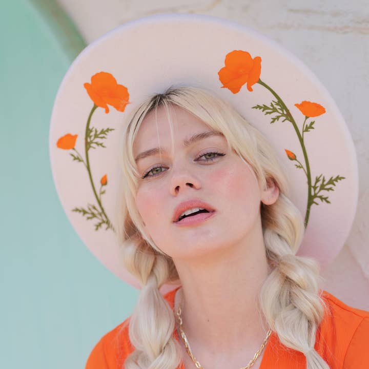 Wild as Heck – Großhandel Fedora-Hut – Damen – The Poppy (Kalifornien, Bleistiftkrempe, Unikat, Festival)0
