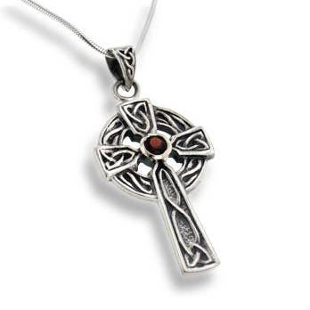Silver Insanity - Vente Colliers à pendentif - Collier en argent sterling avec pendentif celtique en forme de croix solaire et grenat de 18 pouces0