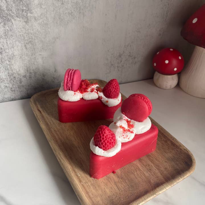 Wild Child Studio Co - Wholesale Wax melt - Strawberry Cheesecake Cake Slice Wax Melts3