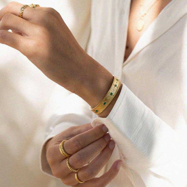 Bacci - Wholesale Cuff Bracelet - Gold Bracelet - Adriana - Emerald Green1