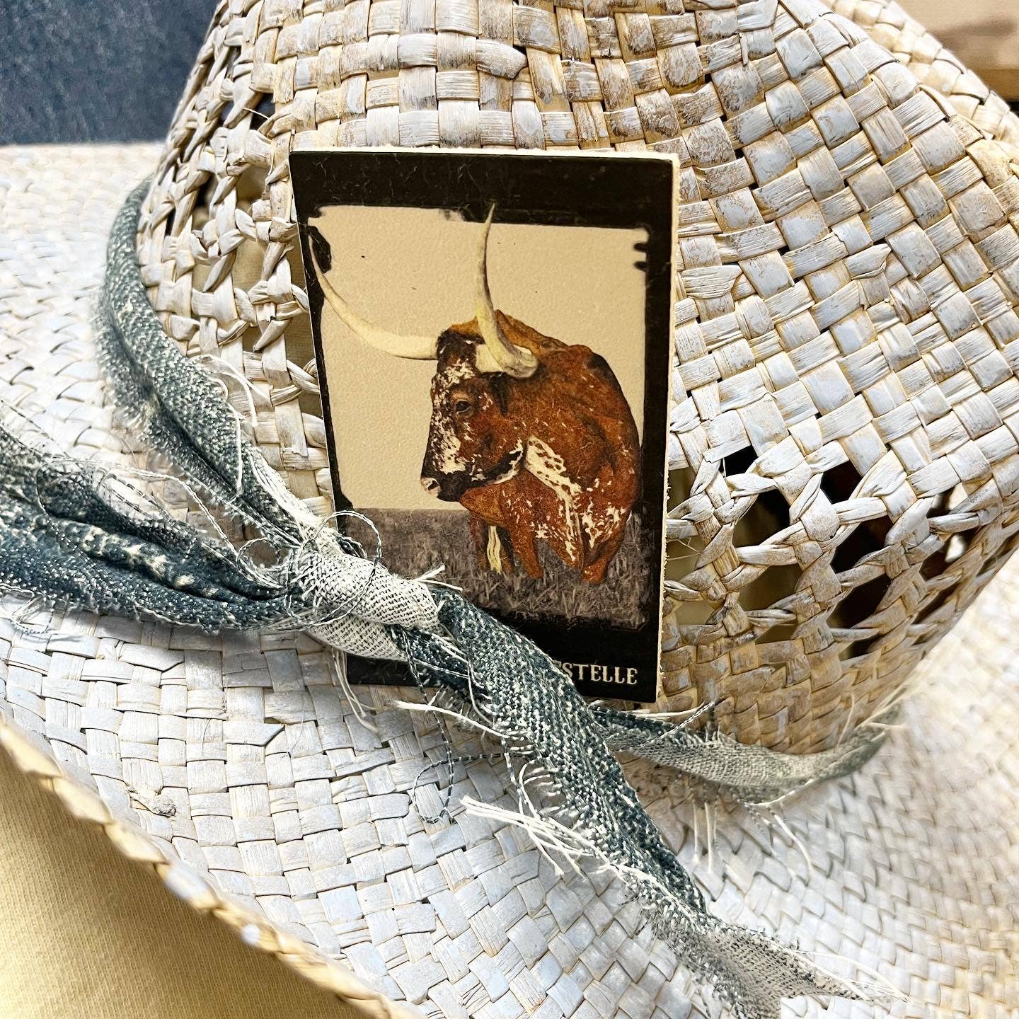 DOLLY ESTELLE - Wholesale Hat Accessory - Women's - Leather Hat Card - Rojo 2.01