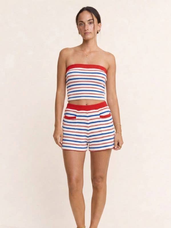 ENSEMBLE ASSORTI : TOP BANDEAU COURT SANS BRETELLES ET SHORT pour la vente par Davi & Dani