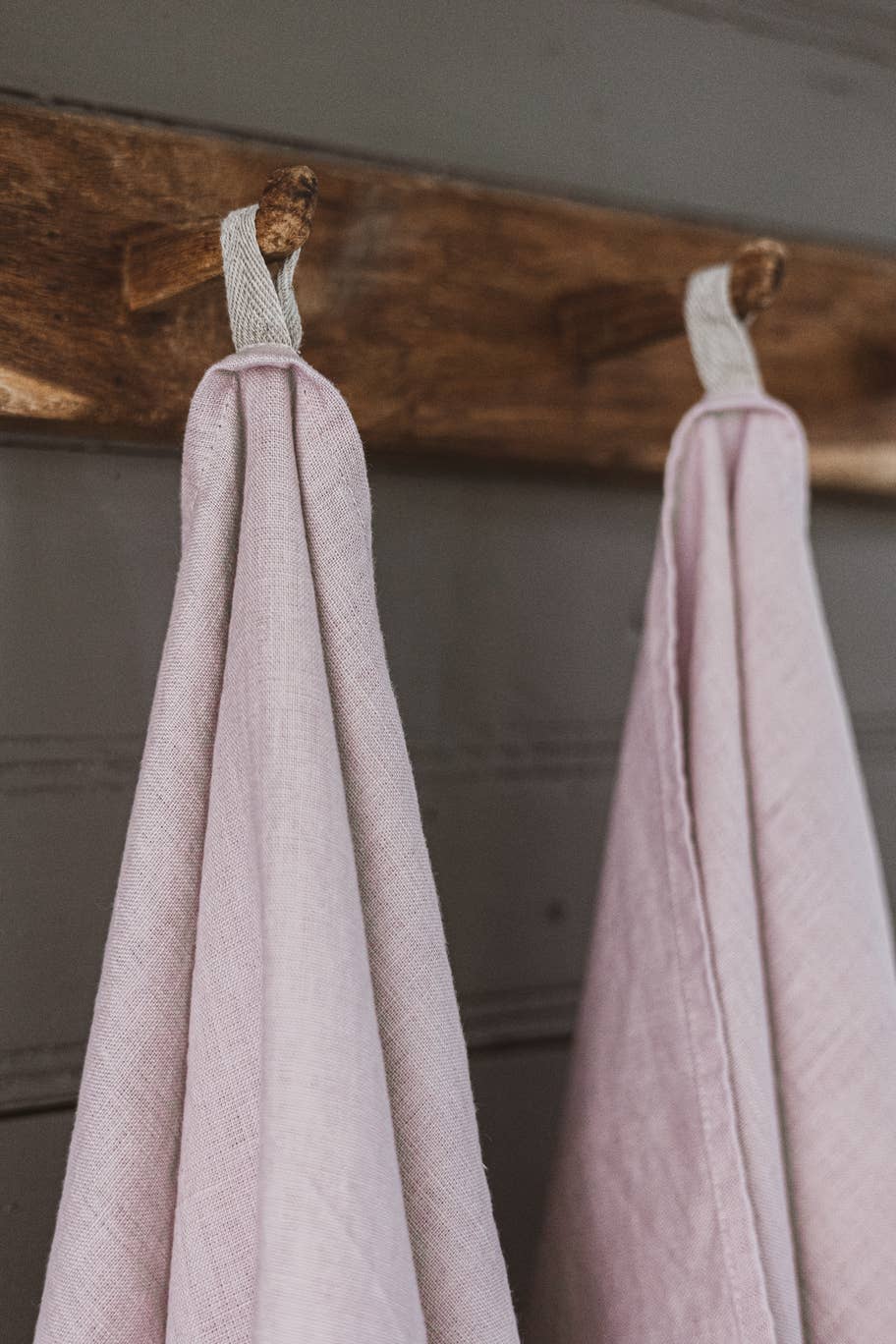 Pale Dogwood Linen Hand Towels, Home Linen, Sustainable kitchen  for wholesale on Faire1